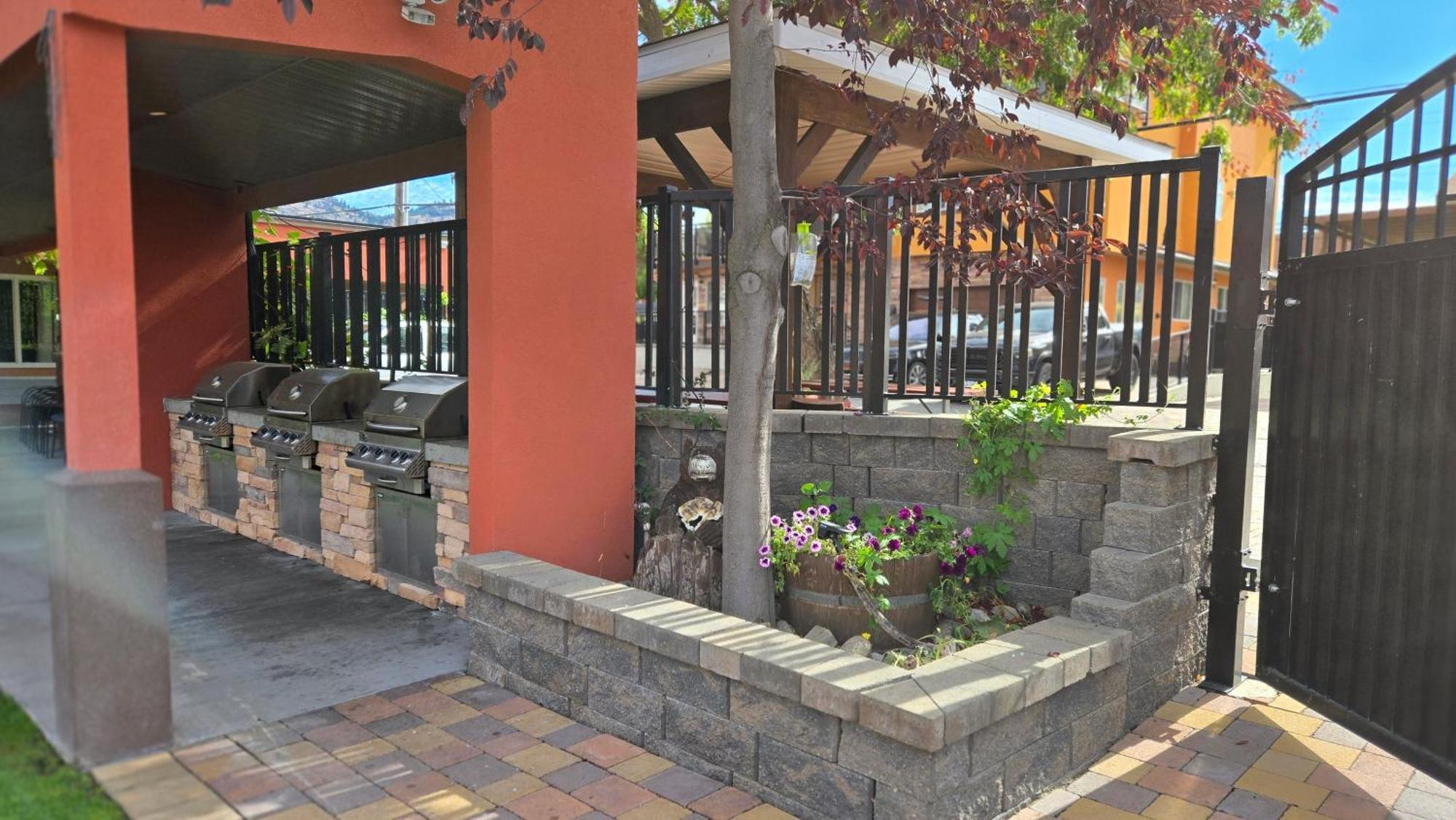 Sahara Courtyard Inn & Suites אוסויוס מראה חיצוני תמונה